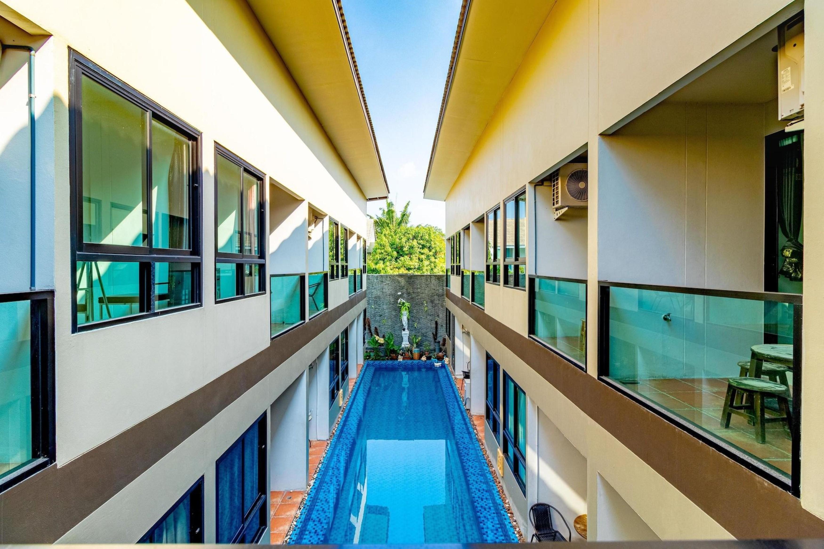 The Pool Resort Бангкок Екстер'єр фото